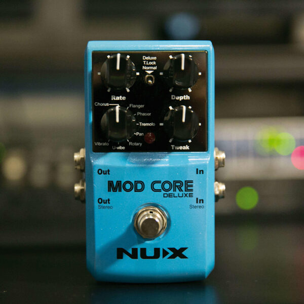 NuX Mod Core Deluxe Modulation Effects Pedal - Promo