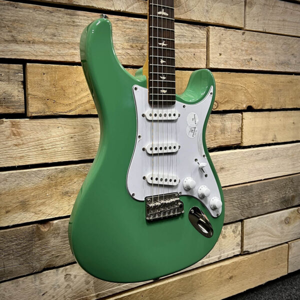 PRS SE John Mayer Silver Sky Rosewood Fingerboard – Ever Green - Angle