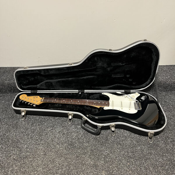 Fender Mexican Stratocaster MIM 1994 Squier Series (Pre-Owned) - Black - Hard Case with Guitar