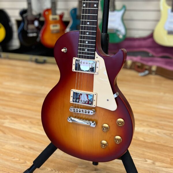 Gibson Les Paul Studio Tribute 2019 (Pre-Owned) - Satin Cherry Sunburst - Angle
