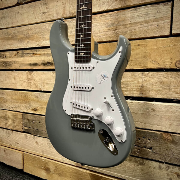 PRS SE John Mayer Silver Sky Rosewood Fingerboard – Storm Grey - Angle 2