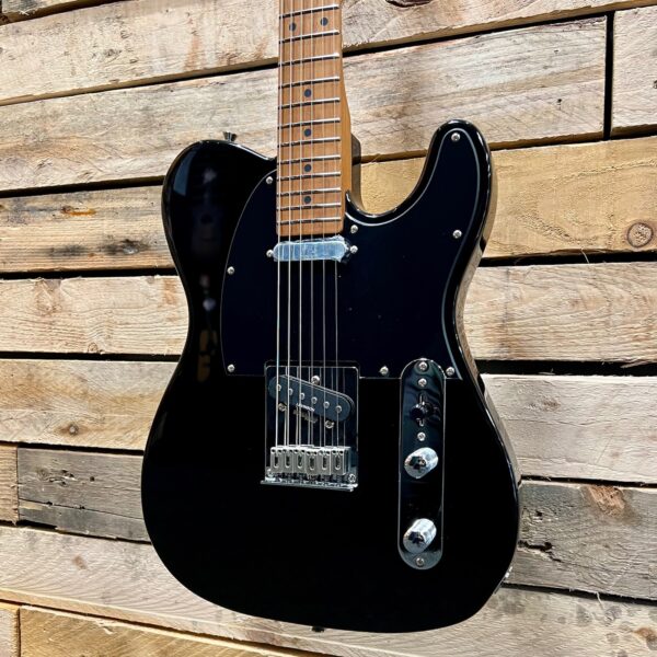 Levinson Sceptre Arlington Standard SA1 Electric Guitar - Black - Angle 2