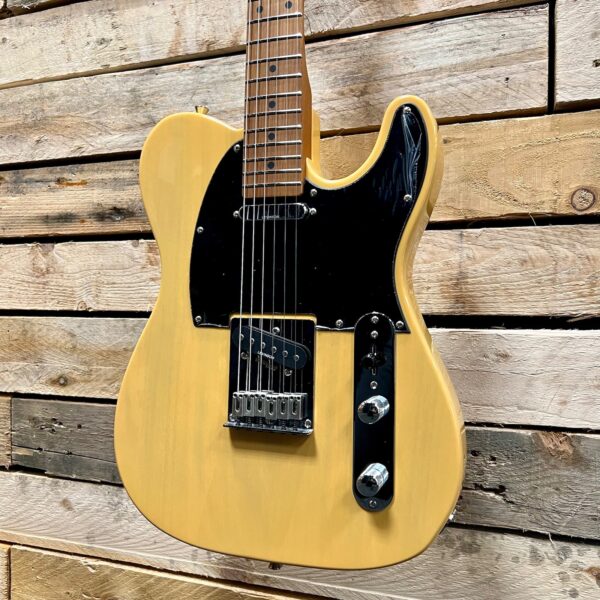 Levinson Sceptre Arlington Standard SA1 Electric Guitar - Blonde - Angle 2