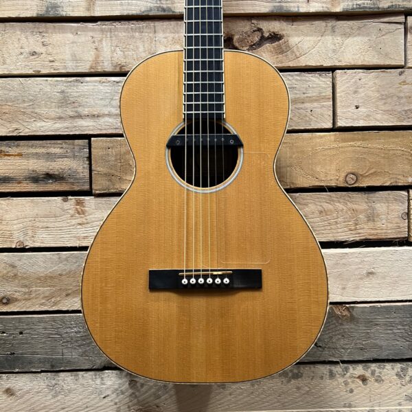 Larrivee O-01 Electro-Acoustic Parlour Guitar (Pre-Owned) - Body